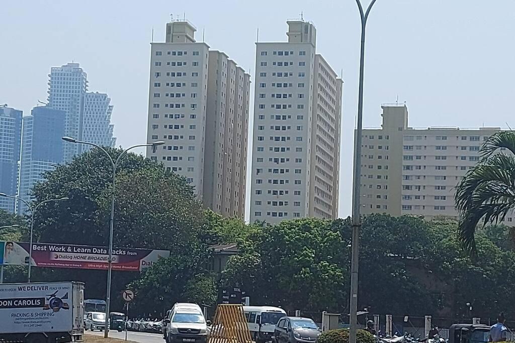 Jays Apartment - Colombo 02 At The Heart Of Convenience المظهر الخارجي الصورة