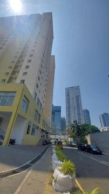 Jays Apartment - Colombo 02 At The Heart Of Convenience المظهر الخارجي الصورة